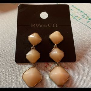 RW & Co. Fashion Diagonal earrings in Tan/Peach colour